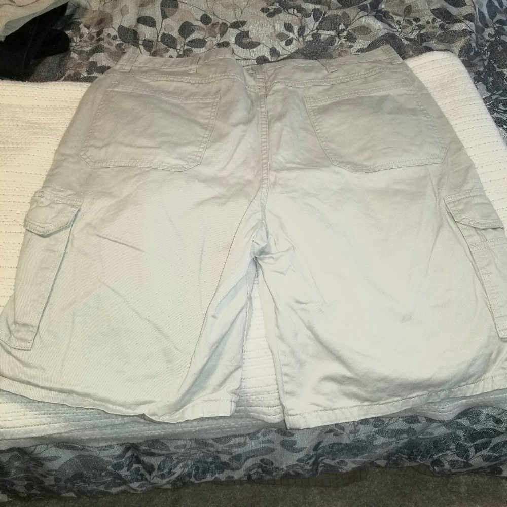 Mens Cargo shorts - Picture 4 of 7